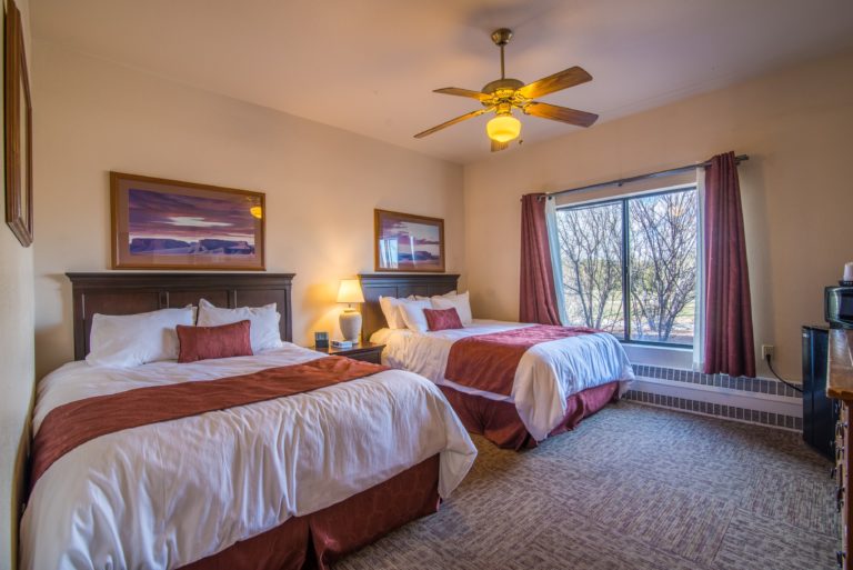 Fort Tuthill Lodge guest room